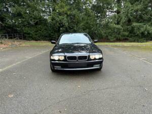 Image 14/50 de BMW 735i (2001)