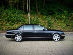 Bild 4/8 von Jaguar S-Type 4.2 V8 R (2006)