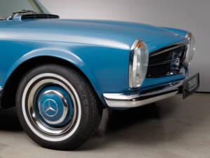 Image 13/38 of Mercedes-Benz 250 SL (1967)