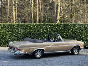 Image 5/22 of Mercedes-Benz 220 SE b (1963)