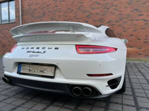 Image 15/27 of Porsche 911 Turbo S (2014)