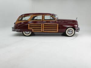 Image 6/15 of Packard Eight Station Sedan (1947)