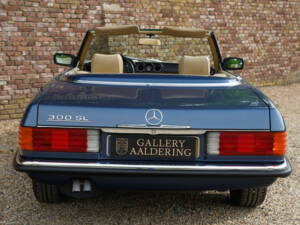 Immagine 26/50 di Mercedes-Benz 300 SL (1986)