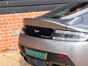Image 52/71 of Aston Martin V12 Vantage S (2015)