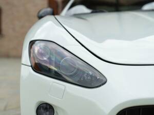 Bild 23/50 von Maserati GranTurismo 4.2 (2008)