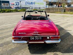 Image 28/50 de Mercedes-Benz 230 SL (1966)