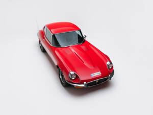 Image 2/5 of Jaguar E-Type V12 (2+2) (1973)