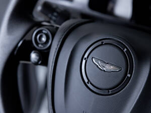Bild 13/32 von Aston Martin Cygnet (2012)