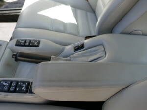 Afbeelding 9/10 van BMW 735i (1986)