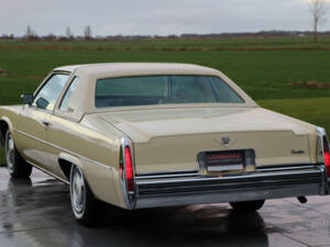 Image 50/50 of Cadillac Coupe DeVille (1977)