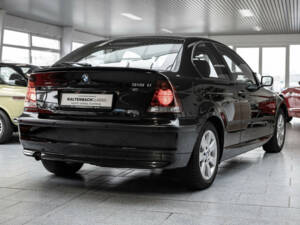 Image 2/23 of BMW 318ti Compact (2004)