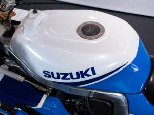 Bild 39/50 von Suzuki DUMMY (1991)