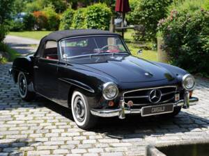 Image 5/16 of Mercedes-Benz 190 SL (1963)