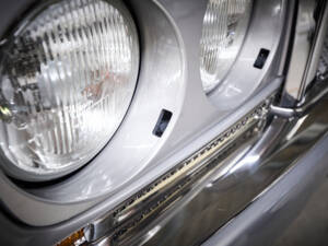 Image 21/77 of Bentley Azure (2001)