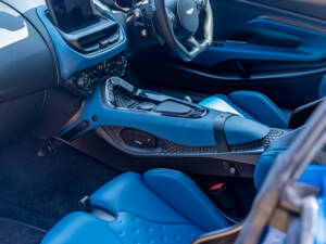 Bild 39/98 von Aston Martin DBS Superleggera Volante (2020)