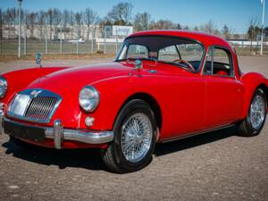 Image 3/49 of MG MGA 1500 (1958)