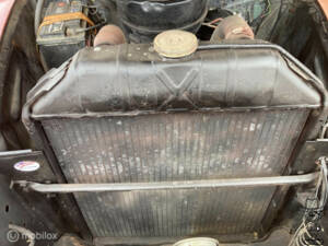 Image 16/31 of Ford F-1 (1949)