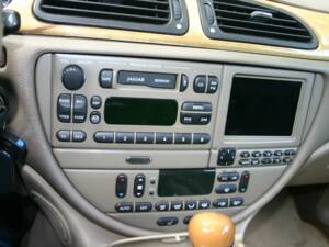 Bild 26/51 von Jaguar S-Type 4.0 V8 (2000)