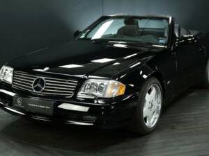 Immagine 1/30 di Mercedes-Benz SL 600 (2001)