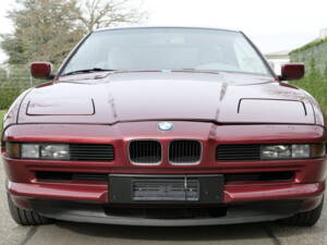 Image 19/21 of BMW 850i (1990)
