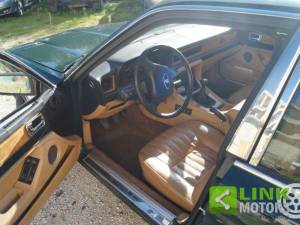 Image 6/9 of Jaguar XJ 6 2.9 (1990)