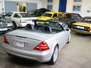 Immagine 20/50 di Mercedes-Benz SLK 32 AMG (2002)