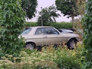 Afbeelding 4/22 van Mercedes-Benz 230 CE (1983)