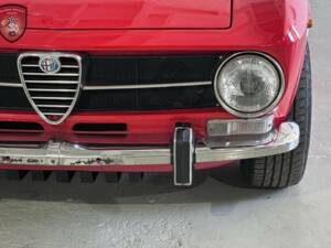 Bild 42/63 von Alfa Romeo Giulia 1300 GT Junior (1973)