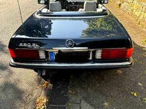 Image 14/21 of Mercedes-Benz 280 SL (1985)