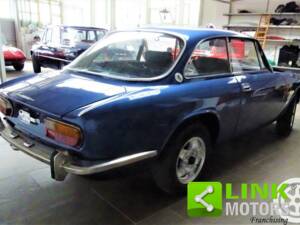 Bild 8/10 von Alfa Romeo 2000 GT Veloce (1971)