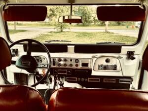 Immagine 7/27 di Toyota Land Cruiser FJ 40 (1982)