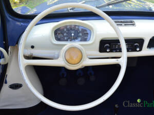 Image 42/50 of Renault 4 CV Décapotable (1954)