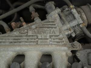 Imagen 36/38 de Lancia Delta HPE 1.6 16v (1998)