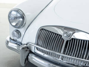Image 15/28 of MG MGA 1600 (1960)