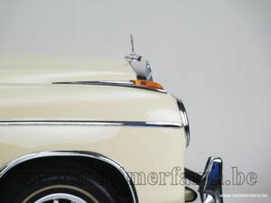 Immagine 12/15 di Mercedes-Benz 220 SE b (1961)