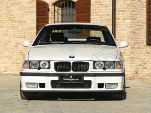 Image 3/50 of BMW 318 (1994)