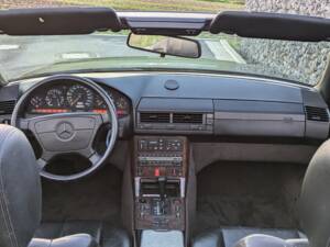 Immagine 13/16 di Mercedes-Benz 500 SL (1992)