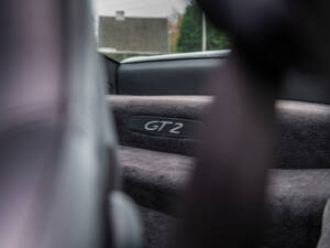 Image 20/25 of Porsche 911 GT2 (2001)