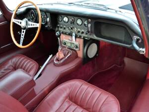 Afbeelding 25/32 van Jaguar E-Type 4.2 (1967)