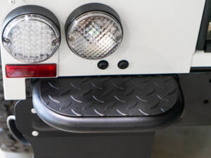 Bild 21/30 von Land Rover Defender 90 Works V8 (2012)