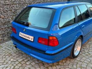Image 81/100 of BMW 540i Touring (1998)