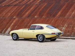 Image 3/38 of Jaguar Type E 3.8 (1963)