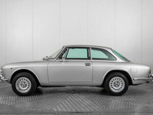 Bild 8/50 von Alfa Romeo 2000 GT Veloce (1975)