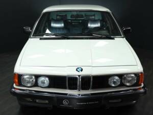 Image 9/30 de BMW 735i (1985)