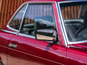 Immagine 14/36 di Mercedes-Benz 300 SL (1989)