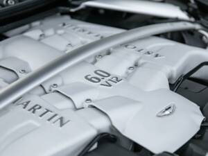 Image 34/50 of Aston Martin DBS (2011)