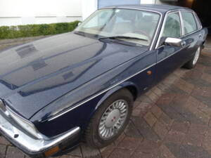 Immagine 2/9 di Jaguar XJ12 6.0 (1993)