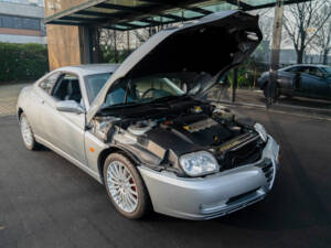 Immagine 43/46 di Alfa Romeo GTV 2.0 JTS (2003)