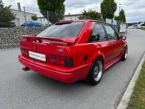 Image 9/49 of Ford Escort XR3i (1990)