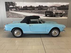 Afbeelding 2/18 van Alfa Romeo Giulia 1600 Spider Veloce (1965)
